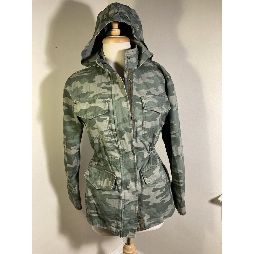 Universal Thread Women's Camo Button Up/Zip Up Hooded Jacket Coat Size XS